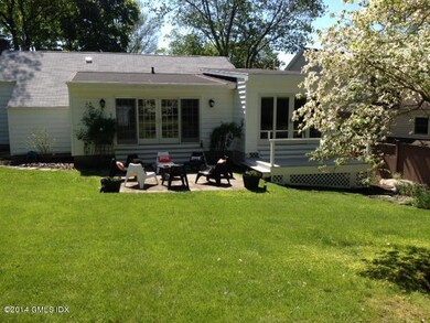 62 Halsey Dr, Old Greenwich, CT 06870 - photo 2