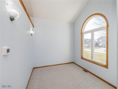 335 NE Whitetail Ln, Waukee, IA 50263 - photo 3