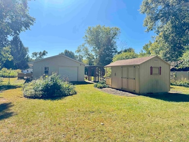 737 E Briar Ln, Beloit, WI 53511 - photo 5