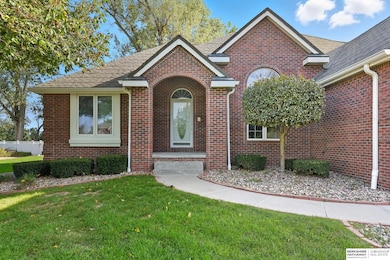 113 Shoreline Dr, Carter Lake, IA 51510 - photo 2