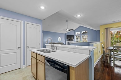 5078 Calais Dr unit 5078, Columbus, OH 43221 - photo 7