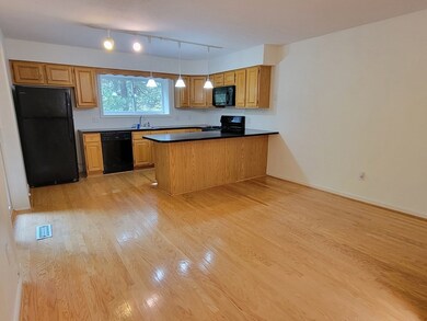 41 Captain Eames Cir unit a,41, Ashland, MA 01721 - photo 6