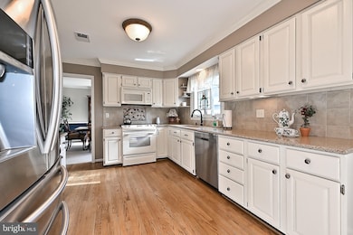 6310 Wilmington Dr, Burke, VA 22015 - photo 5