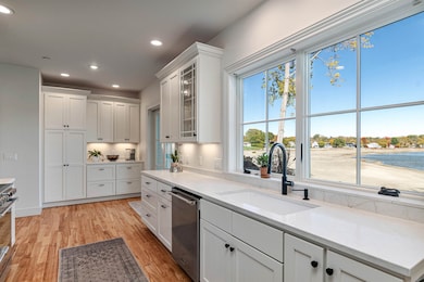 451 Appletree Point Rd, Burlington, VT 05408 - photo 7