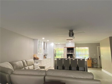 Living room/kitchen