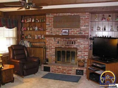 3520 SW Lincolnshire Rd, Topeka, KS 66614 - photo 6