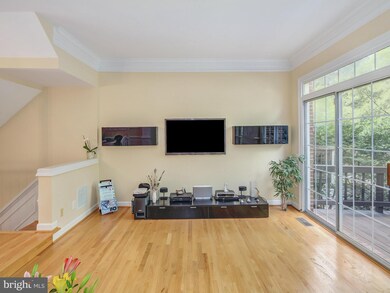 4678 Kell Ln, Alexandria, VA 22311 - photo 7