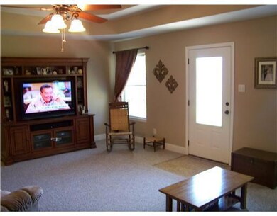 4401 Grantham Dr, Pineville, LA 71360 - photo 2