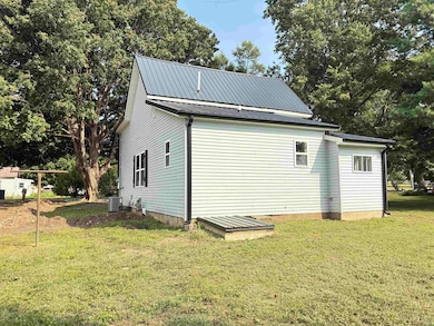 874 N Jackson St, Andrews, IN 46702 - photo 4