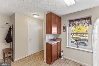 8235 Styers Ct, Laurel, MD 20723 - photo 6