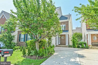 11349 Andrew Ln, Fairfax, VA 22030 - photo 3