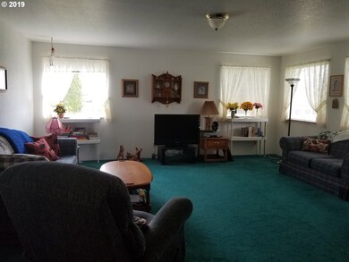 1771 E Fourth Ave, Sutherlin, OR 97479 - photo 3