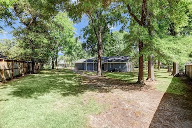1587 Sue Barnett Dr, Houston, TX 77018 - photo 3