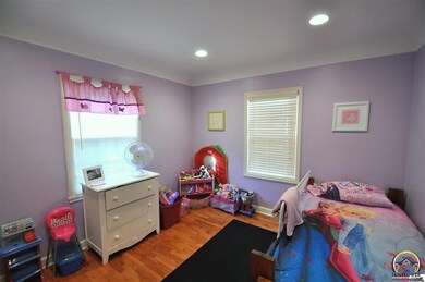 315 SW Hillside Ave, Topeka, KS 66611 - photo 7
