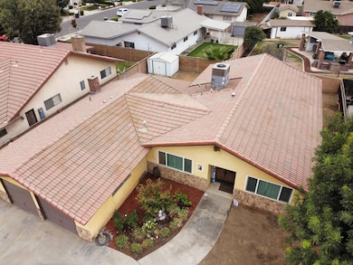 1625 S Lydia Dr, Tulare, CA 93274 - photo 2