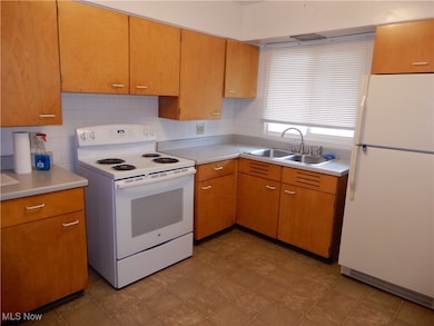 1745 Liberty Dr, Akron, OH 44313 - photo 5