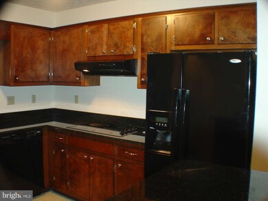 23374 Pin Oak Ct unit 20, California, MD 20619 - photo 2