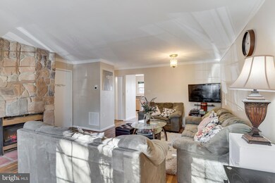 10270 Fern Pool Ct, Burke, VA 22015 - photo 7