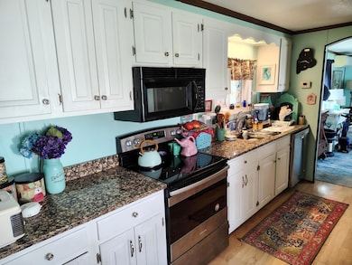 Kitchen w Granite
