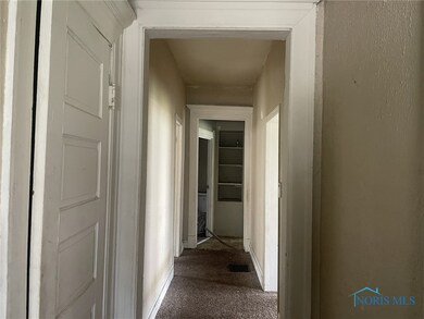 entry/hallway - lower