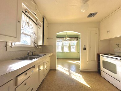 2433 Hope St, Klamath Falls, OR 97603 - photo 4