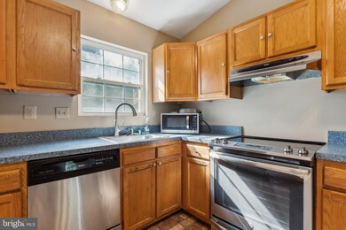 924 Abel Ave, Capitol Heights, MD 20743 - photo 3