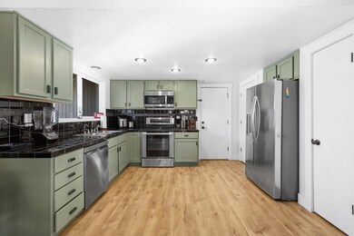 1499 Papago Dr, Medford, OR 97504 - photo 6