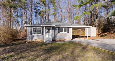 307 Brooker Dr, Ba0f7971-5f81-461f-a591-736e9a1143c1, GA 30721 - photo 2