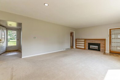 4480 Cheyenne Ave, Davenport, IA 52806 - photo 5