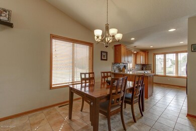 642 7th St SW Pine Island MN-large-004-2