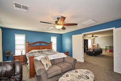 Master Bedroom3