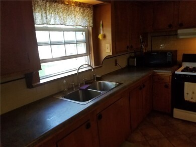 68 Cavalcade Blvd, Warwick, RI 02889 - photo 6