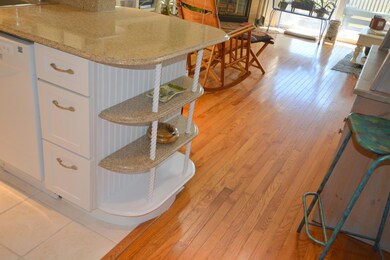 custom end shelves to kitchen