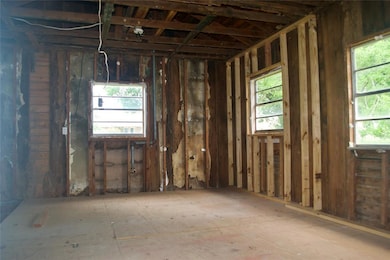 812 S 1st Ave, Stroud, OK 74079 - photo 5