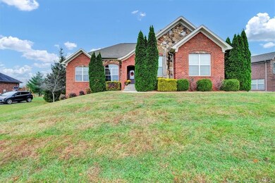 1015 Charlet Ridge Dr, Floyds Knobs, IN 47119 - photo 2