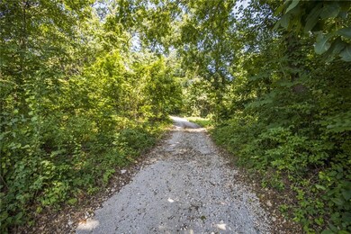 This is entering the property from Stoney Brook Ro