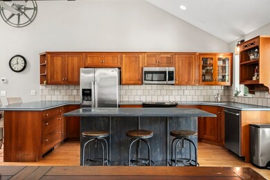 1 Curzondale Ct, Newburyport, MA 01950 - photo 4