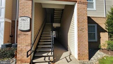 19607 Galway Bay Cir, Germantown, MD 20874 - photo 4