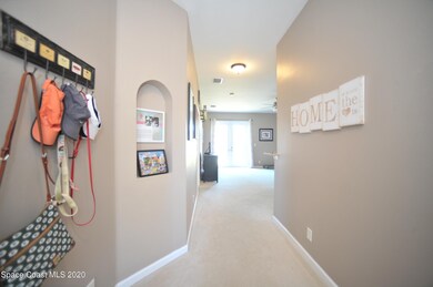 1026 Mohawk - Entry way
