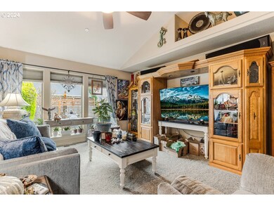 612 N 6th St, Carlton, OR 97111 - photo 6