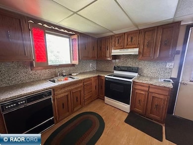 21 Glen Cir, Babbitt, MN 55706 - photo 3