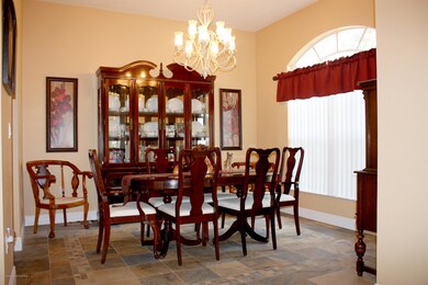 5-ZkkehiZTTBSu8ltqE2KM_DiningRoom_2USE