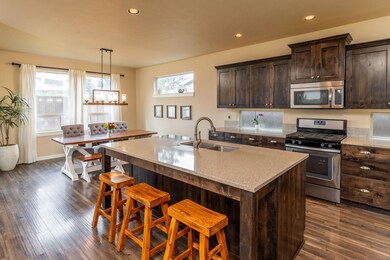 2970 Yew Park Ln, Redmond, OR 97756 - photo 6