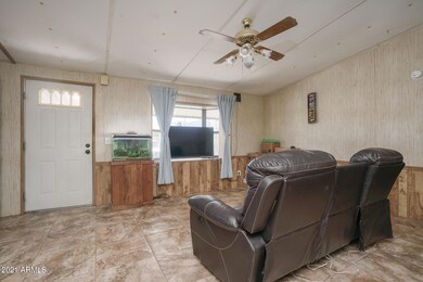 Living Room/Entry