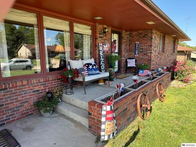 616 W 5th St, Wilber, NE 68465 - photo 3