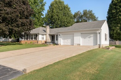 813 E Walnut St-2