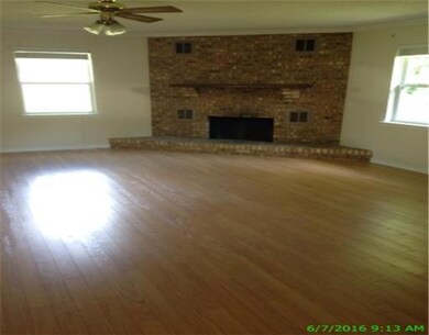 6909 Trehern St, Moss Point, MS 39563 - photo 3