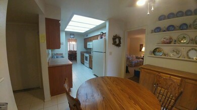 Eat-In Kitchen