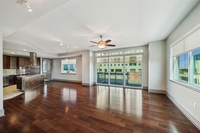 9870 Gaylord Dr unit 628, Houston, TX 77024 - photo 2