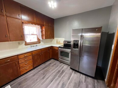 313 W Elm St, West Union, IA 52175 - photo 7